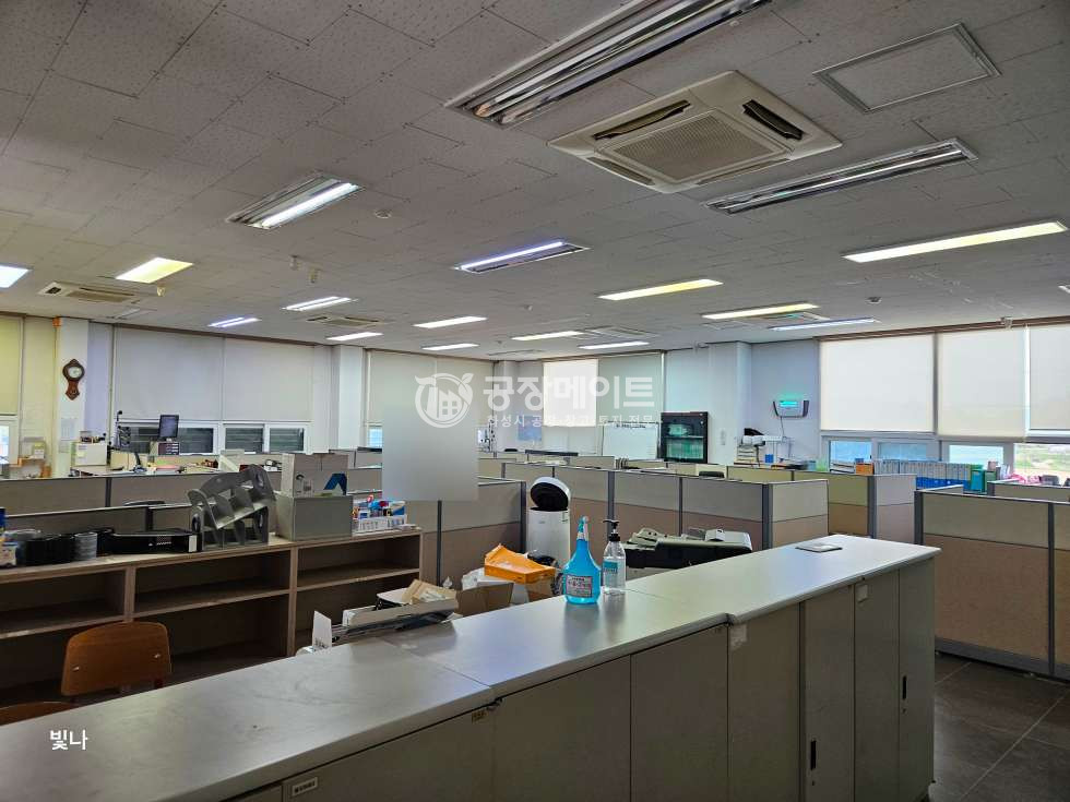 경기 화성만세구 장안면 사곡리 장안면 사곡리 공장 매매 사무실 및 기숙사 식당 호이스트 사옥형 대형공장 매매 매물번호 10284 사진 4