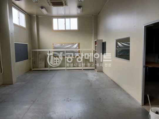 경기 용인처인구 이동읍 어비리 사무실 갖춘 용인공장임대 2차선변에 접해있어 접근성도 최상압니다. 월세 매물번호 10593 사진 3